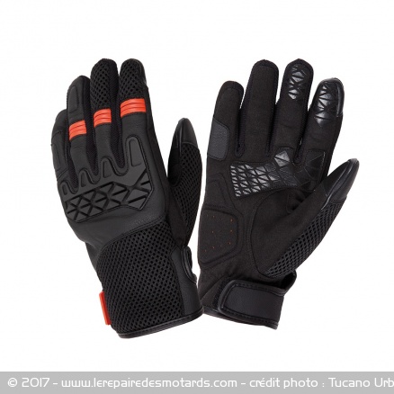 Les gants Tucano Urbano Dogon en rouge et noir