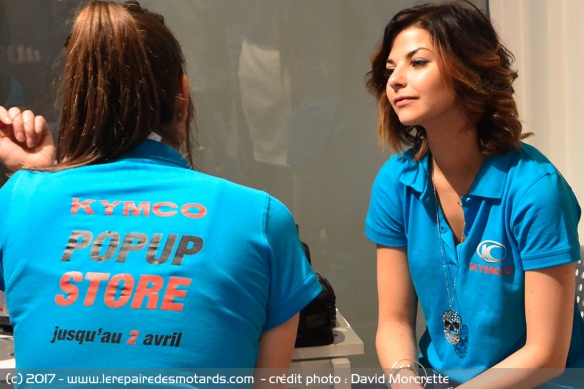 Hôtesses Pop-Up store Kymco