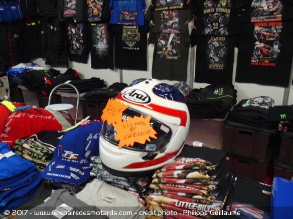 12 raisons d'aller au Salon Moto Légendes, le casque de Spencer