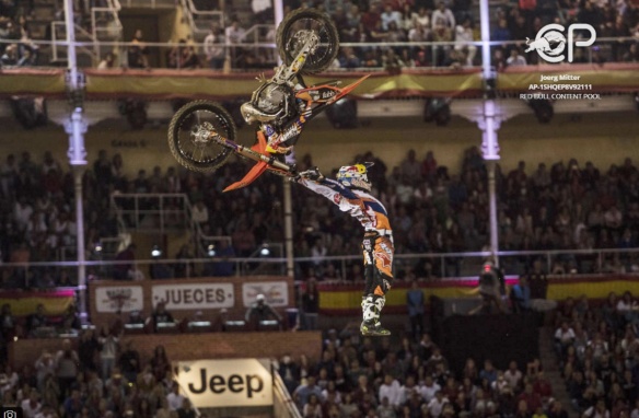 Red Bull X-Fighters : victoire de Levi Sherwood