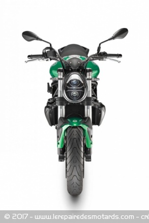 Benelli 752 S de face