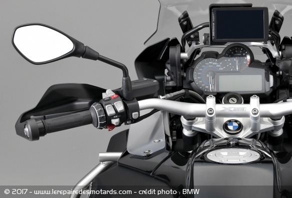 Ordinateur, deux roues motrices s'il te plait !