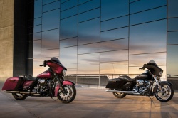 Harley-Davidson Road et Street Glide Specials