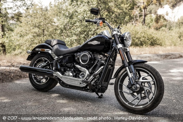 Harley-Davidson Sport Glide 107, dénudée