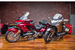 Honda GL 1800 Gold Wing Tour et Bagger