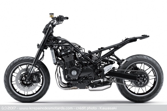 La partie cycle est très proche de celle de la Z900