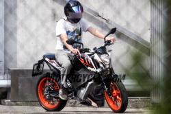 Une E-Duke se profile chez KTM - crédit photo : Bernhard M. Höhne
