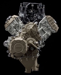 Desmosedici Stradale : le V4 Ducati en détails