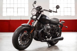 Moto Guzzi V9 Bobber Open House
