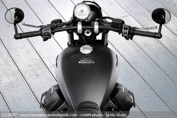 Moto Guzzi V9 Bobber Open House Moto Guzzi V9 Bobber Open House