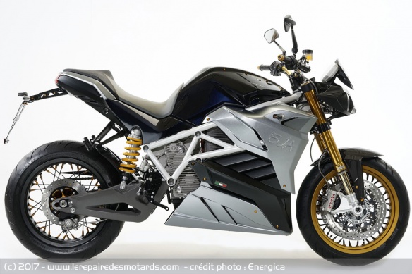 Le roadster Energica EVA qui sert de base à la Midnight Runner