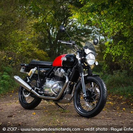 Royal Enfield 650 Interceptor noire et rouge
