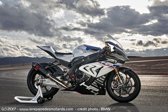 Sportive BMW HP4 Race