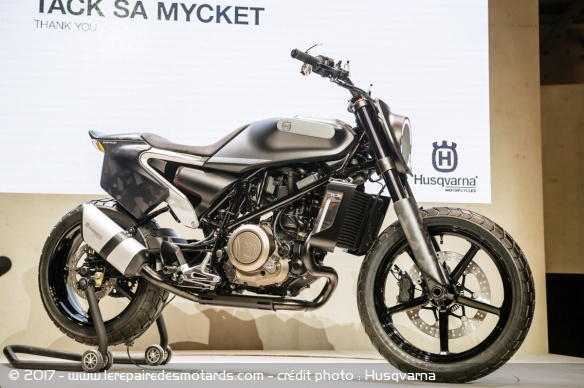 Husqvarna Svartpilen 701 Concept sur son stand