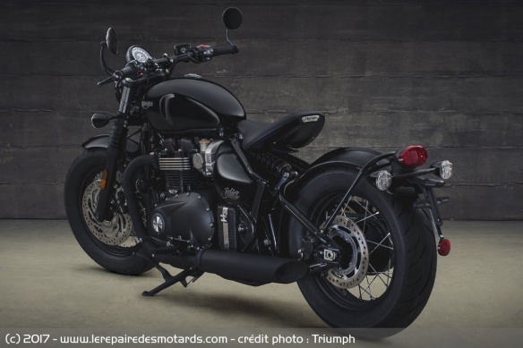 Triumph Bonneville Bobber Black