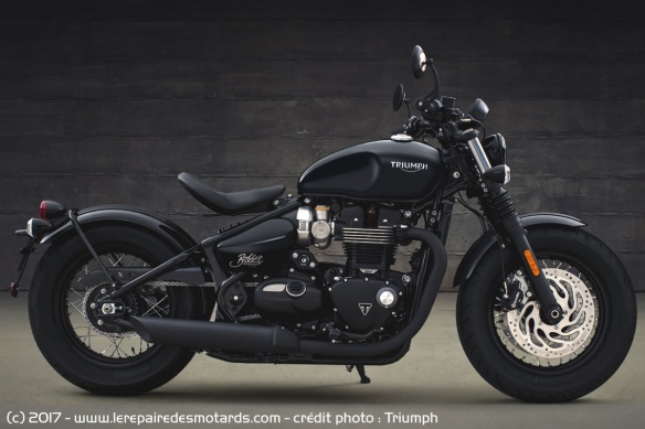 Triumph Bonneville Bobber Black