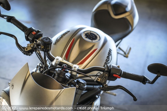Triumph Street Triple 800 RS