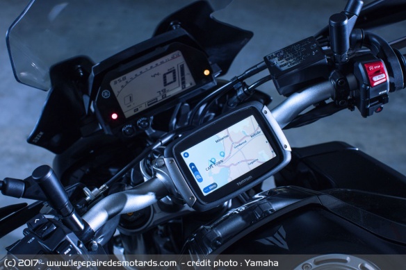 En plus du support de GPS, la Tourer permet d'obtenir une réduction sur le TomTom Rider 410 En plus du support de GPS, la Tourer permet d'obtenir une réduction sur le TomTom Rider 410