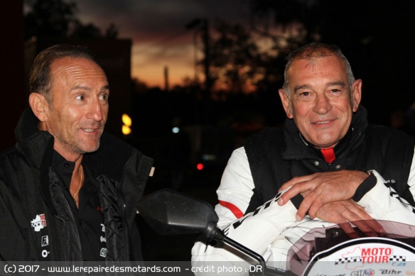 Marc Fontan avec un participant du MotoTour