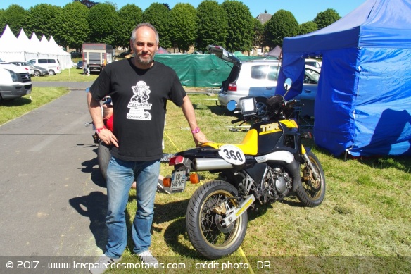 Ambiance du Mag : le Repaire au Rallye des Ardennes sur une vieille TDR Yamaha