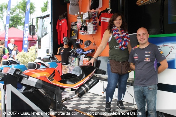 Marion et Rudy vous accueillent au simulateur moto !