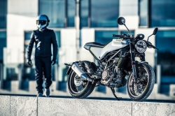 Les Vitpilen et Svartpilen chez Tendance Roadster