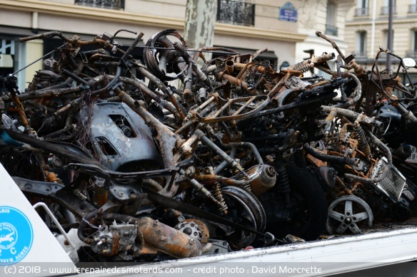 Destruction de deux-roues avenue de la Grande Armée