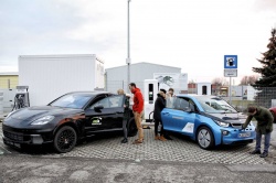 Electrique : une borne ultra-rapide de 450 kW