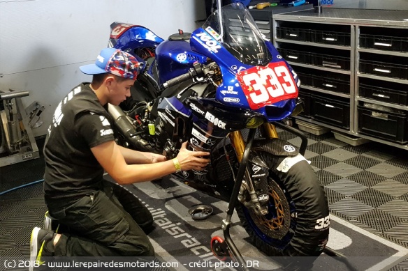 le paddock du team Vitais aux 12h Magny-Cours