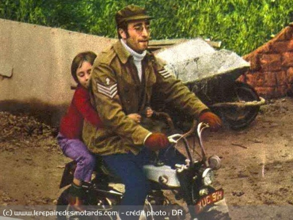 Le chanteur a utilisé la moto de 1969 à 1971 Le chanteur a utilisé la moto de 1969 à 1971