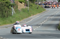 Tourist Trophy : doublé des Birchall en sidecar - crédit photo : Dave Kneen / Pacemaker Press