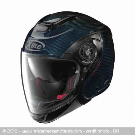 Le casque jet et intégral Xlite X-403 GT Ultra carbon existe aussi en bleu Le casque jet et intégral Xlite X-403 GT Ultra carbon existe aussi en bleu