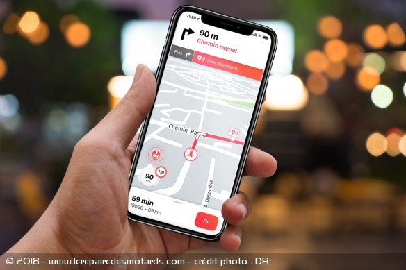 Liberty Rider lance un GPS dédié aux motards : vue sur un téléphone 