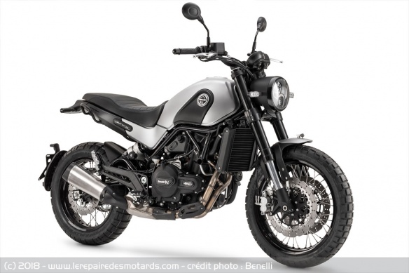 Benelli Leoncino Trail argent