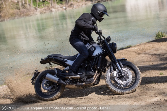La Benelli Leoncino Trail en approche