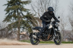 La Benelli Leoncino Trail en approche
