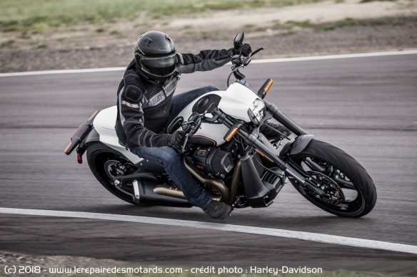 Harley-Davidson FXDR 114