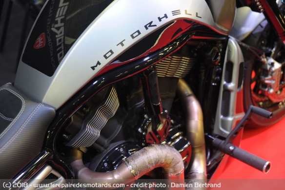 Le V-Twin de V-Rod est ici poussé à 150 chevaux