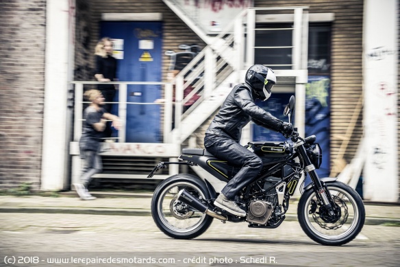 Husqvarna 401 Svartpilen