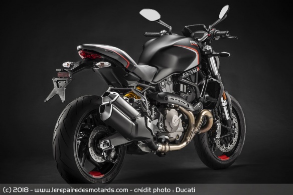 Ducati Monster 821 Stealth Ducati Monster 821 Stealth