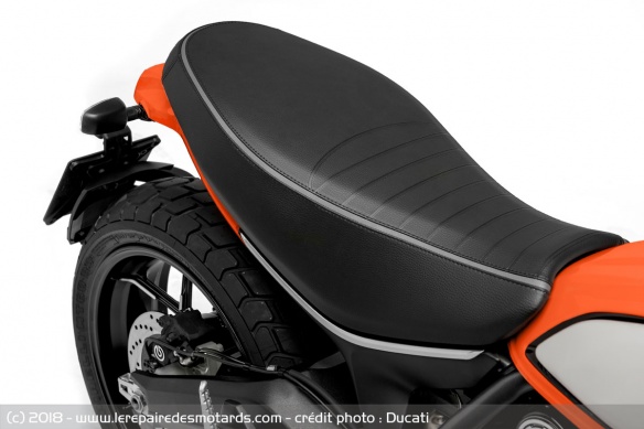 La selle culmine à 798 mm