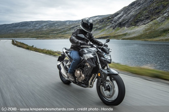 La CB500F reste accessible avec le permis A2 sans bridage
