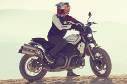 Indian accessoirise ses FTR 1200
