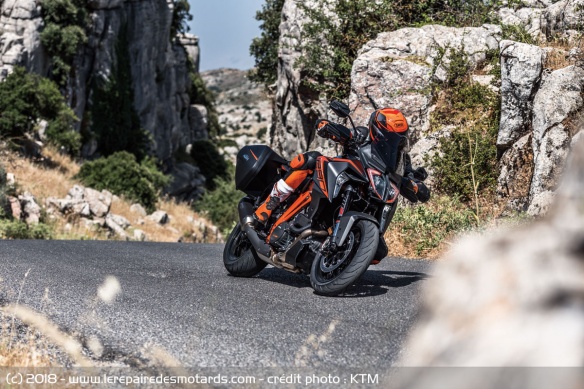 KTM 1290 Super Duke GT KTM 1290 Super Duke GT