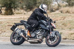 KTM prépare l'évolution de la 1290 Super Duke R - crédit photo : Motorcycle.com