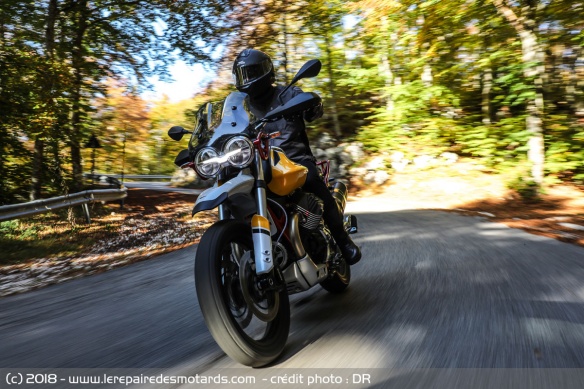 La Guzzi V85 TT sur route
