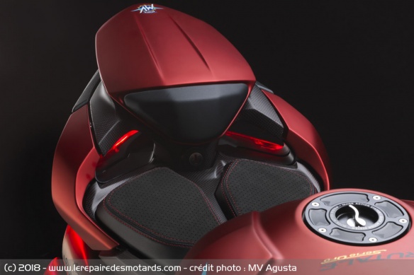 MV Agusta Brutale 1000 Serie Oro MV Agusta Brutale 1000 Serie Oro