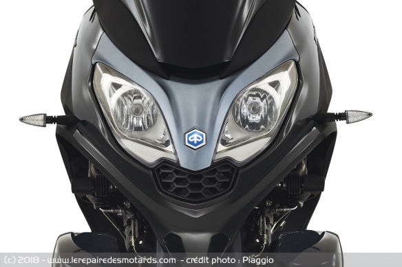 Piaggio MP3 300 HPE de face
