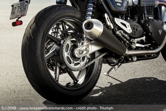 Pneu Pirelli Diablo Rosso III de la Triumph Speed Twin