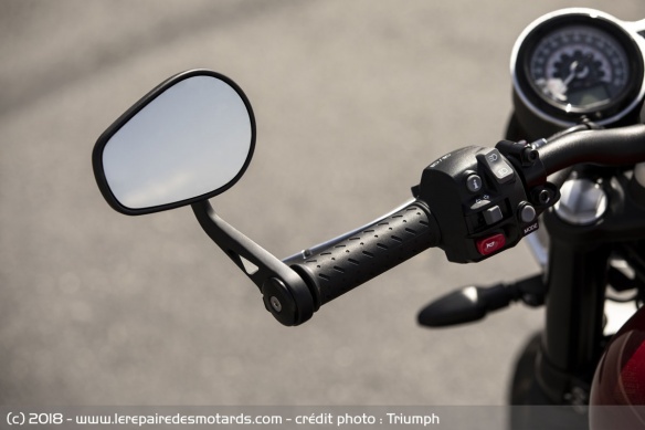Rétroviseur de la Triumph Speed Twin